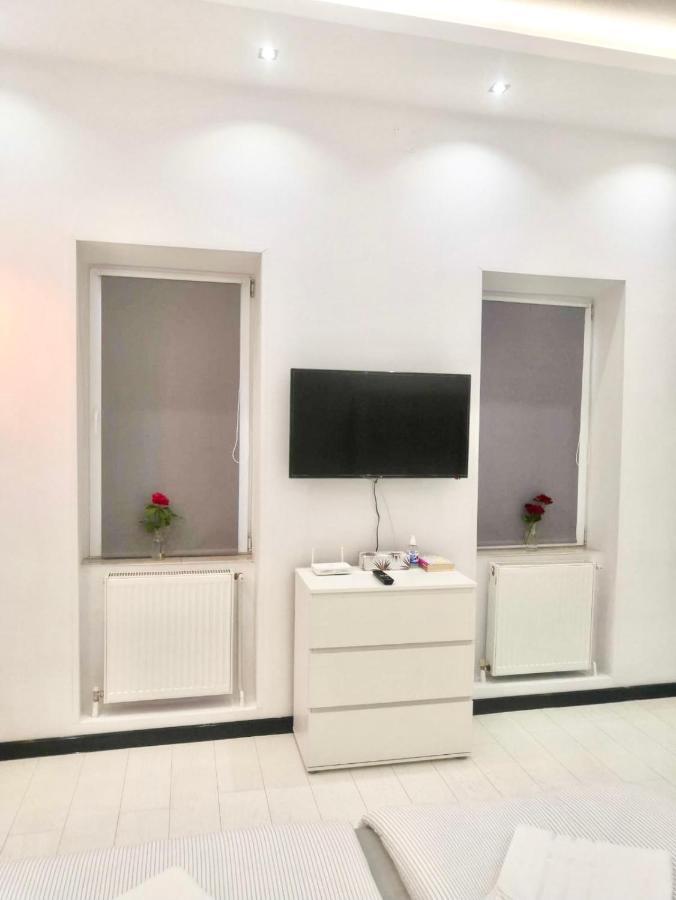 Smart Guesthouse Орадя Экстерьер фото
